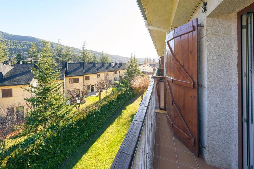 Apartament El Ventanal De Collarada Villanúa Zewnętrze zdjęcie
